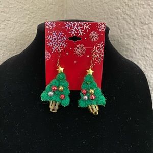 Christmas tree earrings